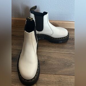 Doc Marten 2976 Platform Boots